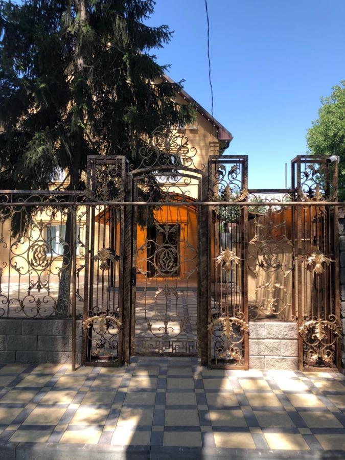 Hotel Lion Almatı Dış mekan fotoğraf