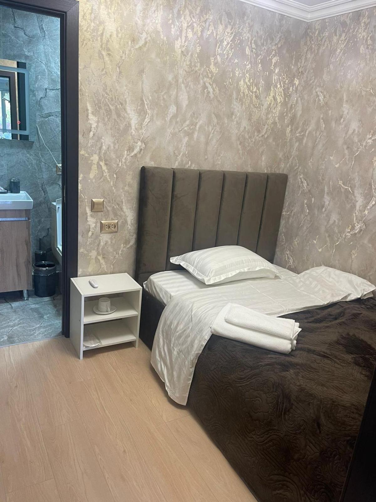 Hotel Lion Almatı Dış mekan fotoğraf