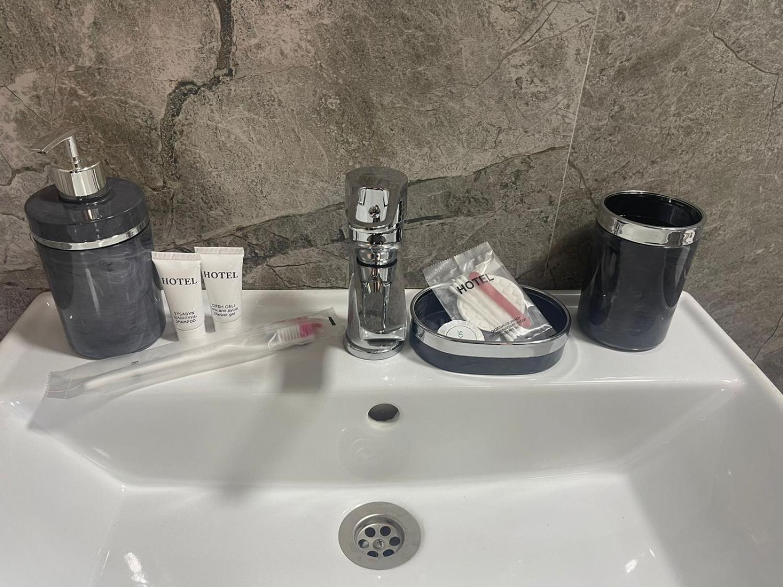 Hotel Lion Almatı Dış mekan fotoğraf