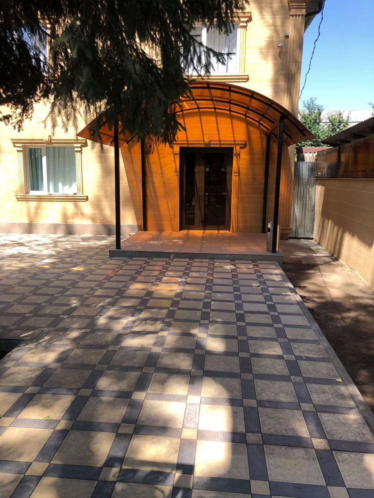 Hotel Lion Almatı Dış mekan fotoğraf
